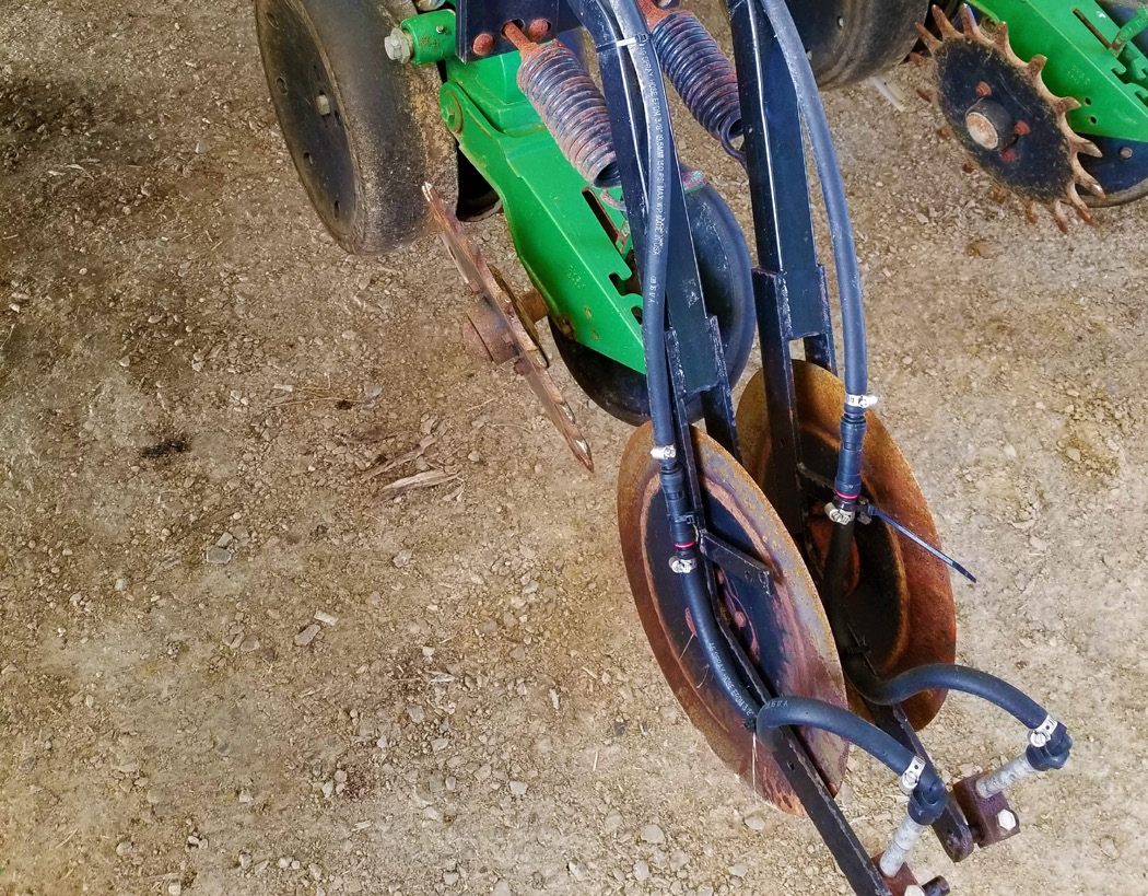 Application of Starter Fertilizers in Corn Titan Pro